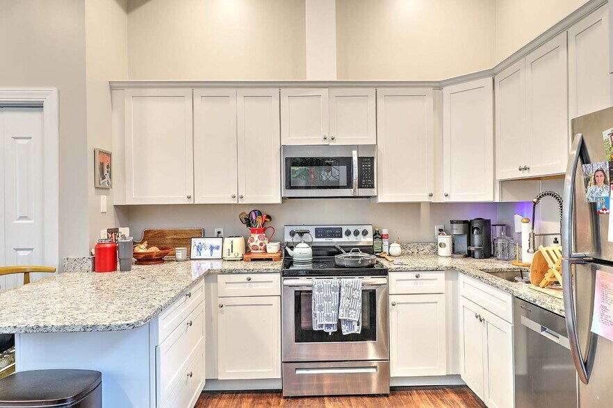 More Photos Of 183-191 Washington Rd, Barrington Apartments For Sale