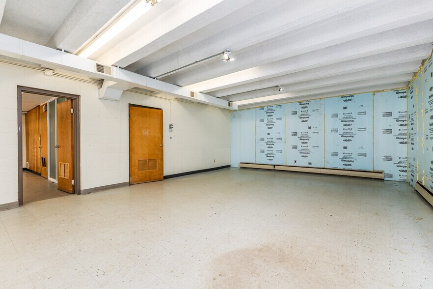 More Photos Of 410 N Union St, Dodgeville Office For Sale