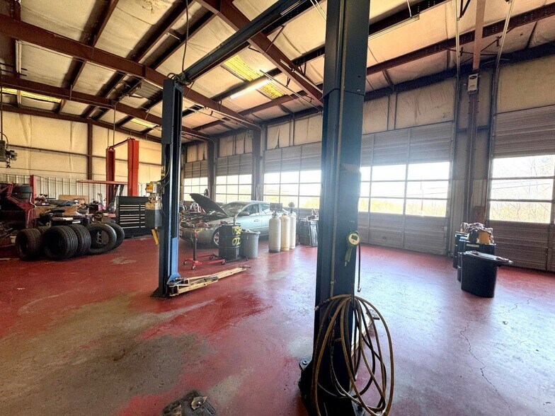 More Photos Of 2841 Old Franklin Tpke, Rocky Mount Auto Repair For Sale