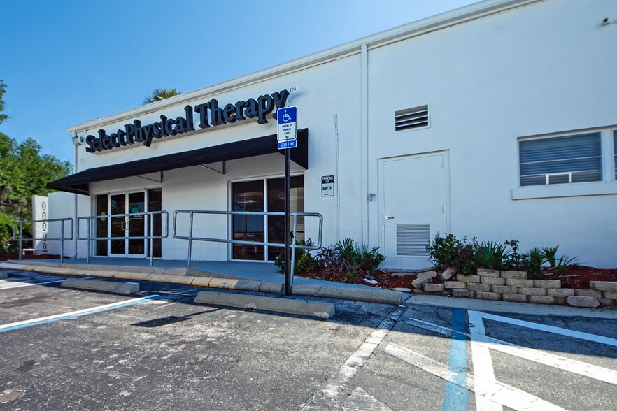 More Photos Of 2106-2186 Park Ave, Orange Park Unknown For Lease