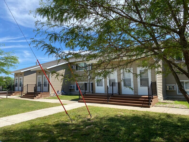 More Photos Of 302 E Pine St, Philip Apartments For Sale