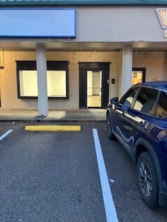 More Photos Of 2005 N Beltline Blvd, Columbia Storefront For Lease