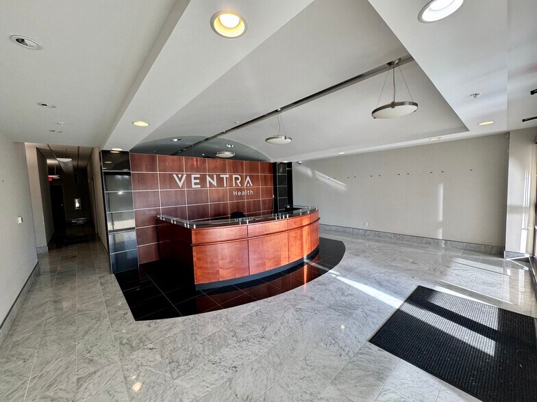 More Photos Of 298 S Yonge St, Ormond Beach General Retail For Lease