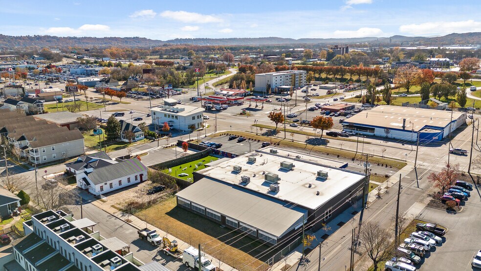 More Photos Of 255 W 20th St, Chattanooga Office For Sale