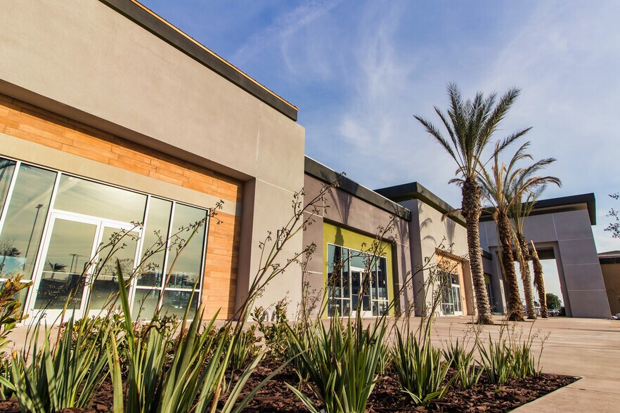 More Photos Of 301 N Pepper Ave, Colton Storefront For Lease