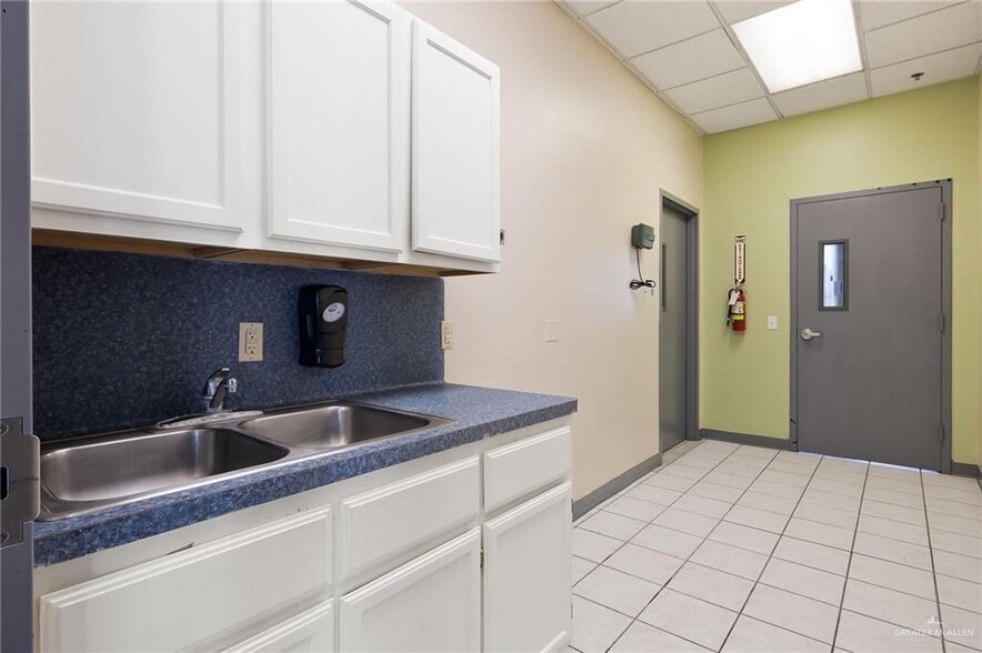 More Photos Of 451 E Alton Gloor Blvd, Brownsville Medical For Sale