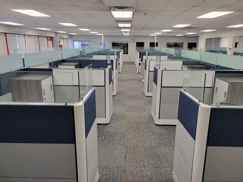 More Photos Of 900 Corporate Blvd, Newburgh Light Distribution For Lease