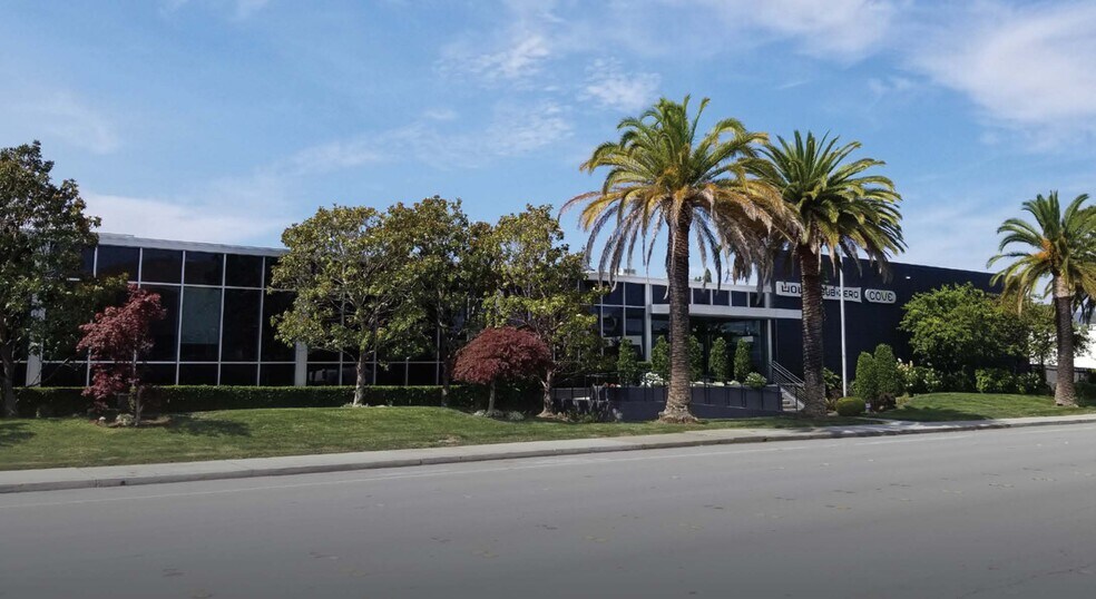 More Photos Of 1755 Rollins Rd, Burlingame Warehouse For Lease