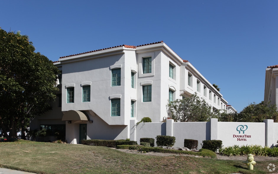 More Photos Of 2800 Via Cabrillo Marina, San Pedro Hotel For Sale