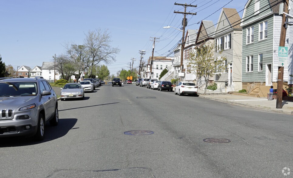 More Photos Of 99 Avenue A, Bayonne Warehouse For Lease