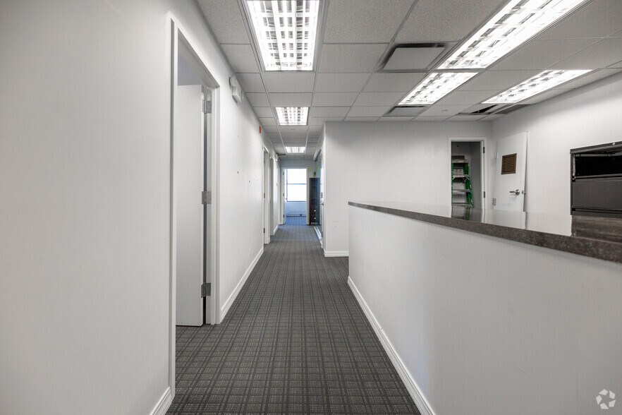 Photo of 27th Floor Ste 2707