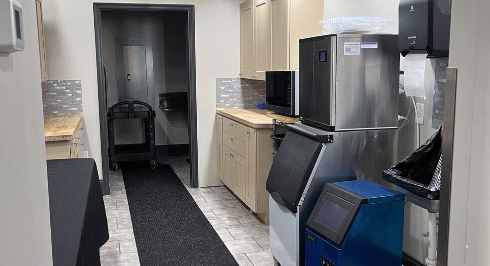 More Photos Of 30 Franklin St, Petersburg Multifamily For Sale