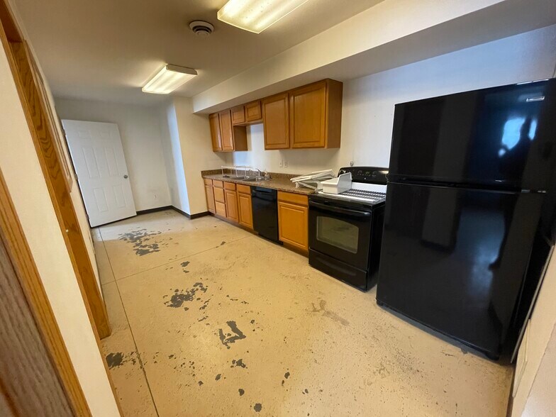 More Photos Of 3532 Hwy 58, Fairview Warehouse For Sale