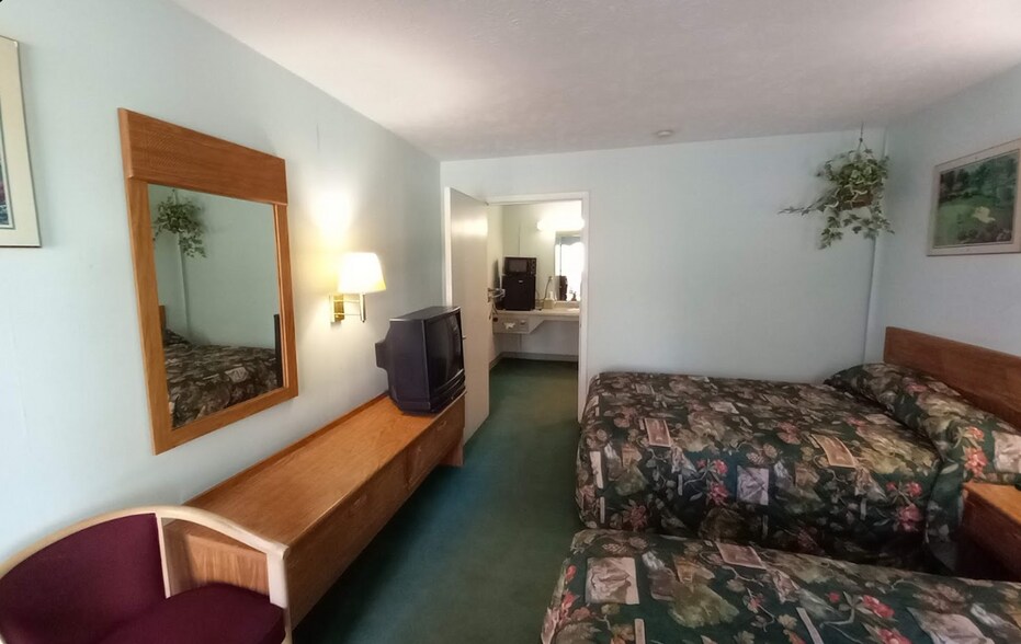 More Photos Of 547 S Archusa Ave, Quitman Hospitality For Sale