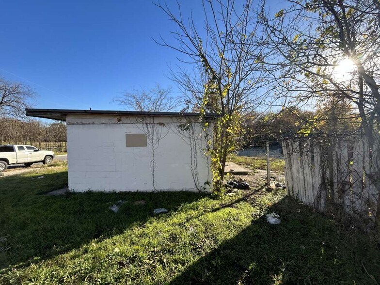 More Photos Of 2740 Avenue K, Fort Worth Industrial For Sale