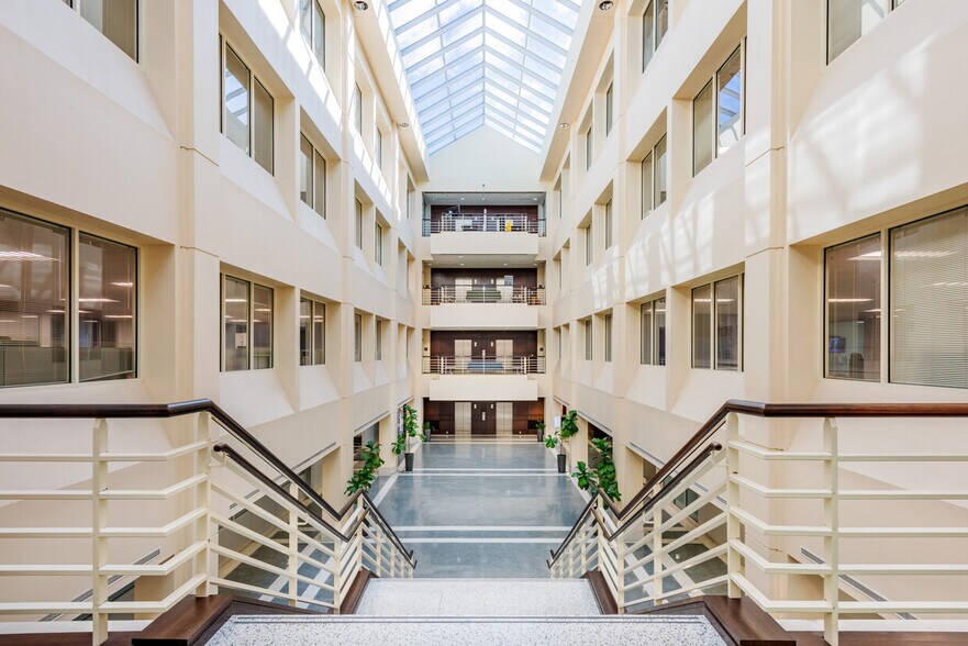 Primary Photo Of 1800 Continental Blvd, Charlotte Office For Lease