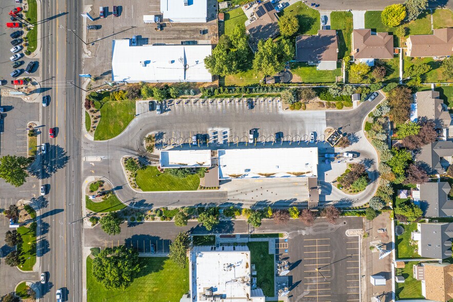 More Photos Of 1122 Blue Lakes Blvd N, Twin Falls Carwash For Sale