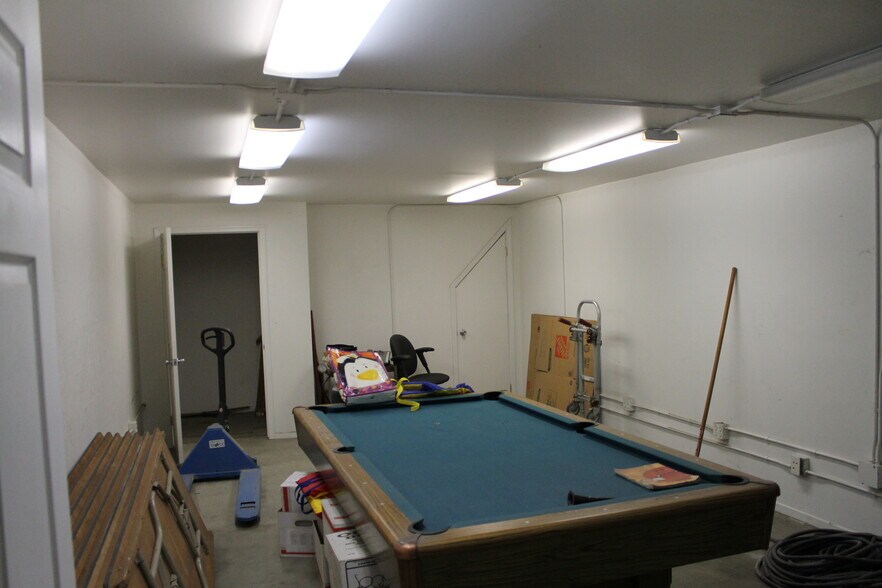 More Photos Of 661 N Pacific Ave, San Pedro Manufacturing For Sale