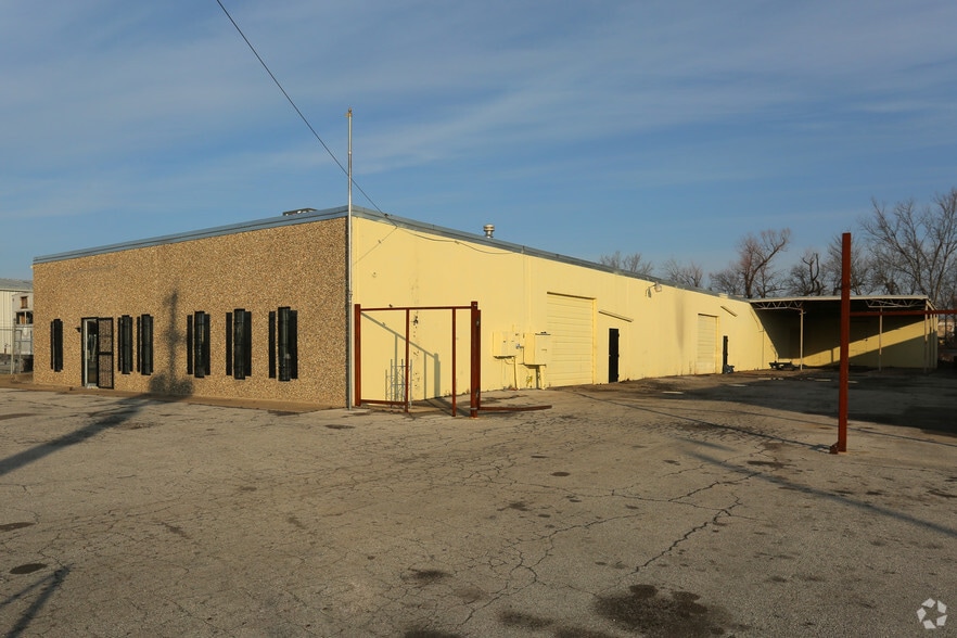Primary Photo Of 1112 E Memphis St, Broken Arrow Service For Lease