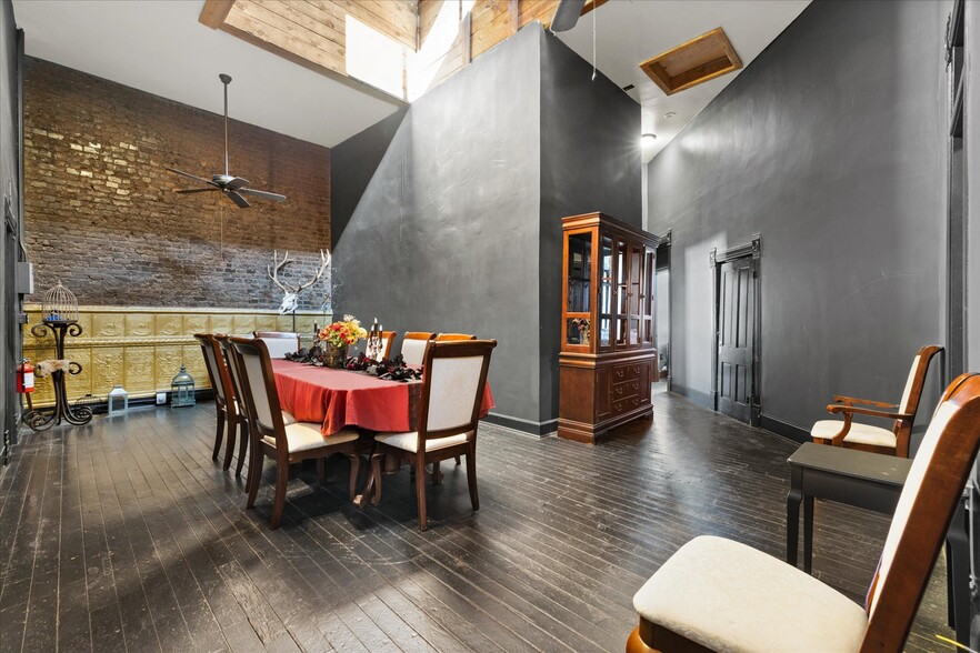 More Photos Of 301 Victor Ave, Victor Hotel For Sale