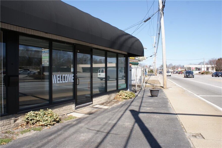 More Photos Of 1175 Post Rd, Warwick Storefront Retail Office For Lease
