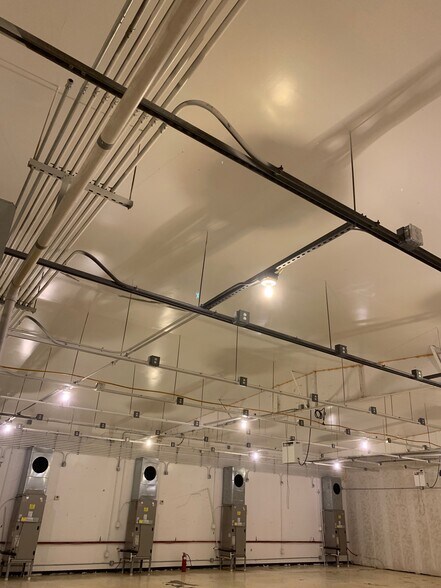 More Photos Of 402 S 29th St, Blackwell Industrial For Lease