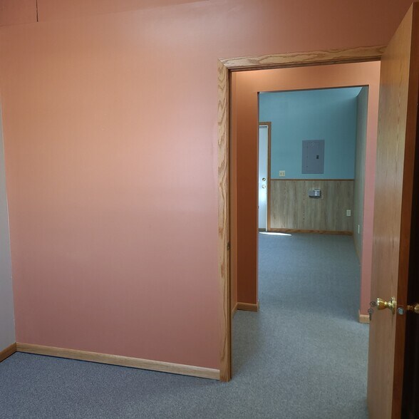 More Photos Of 8265 179th St NW, Clearwater Loft Creative Space For Lease