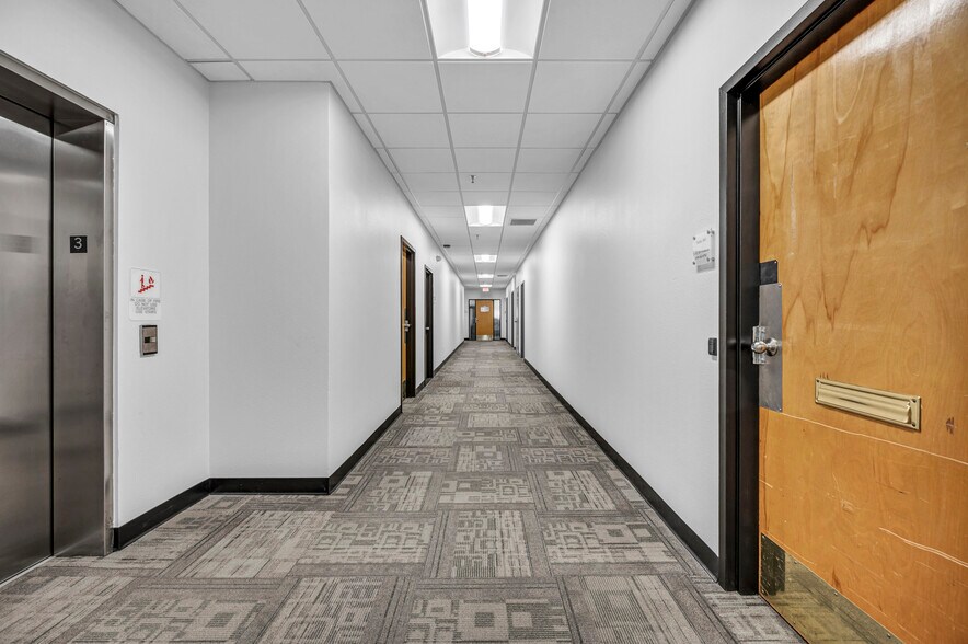 More Photos Of 290 Roberts St, East Hartford Office For Lease