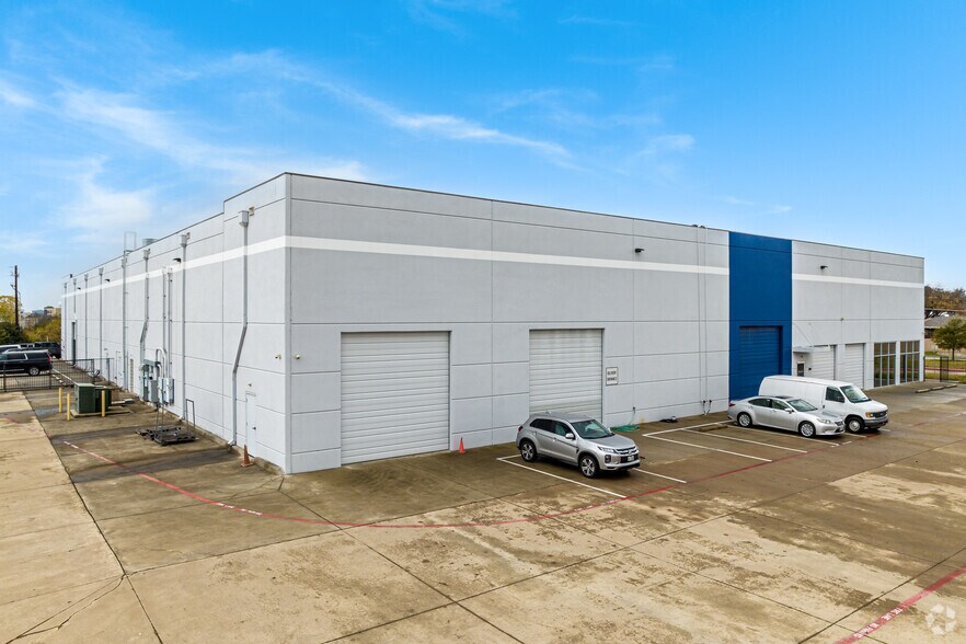 More Photos Of 4050 Premier Dr, Plano Light Manufacturing For Lease