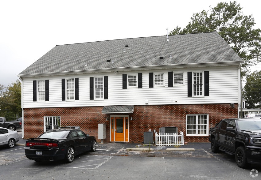 More Photos Of 307 S Salem St, Apex Office For Lease