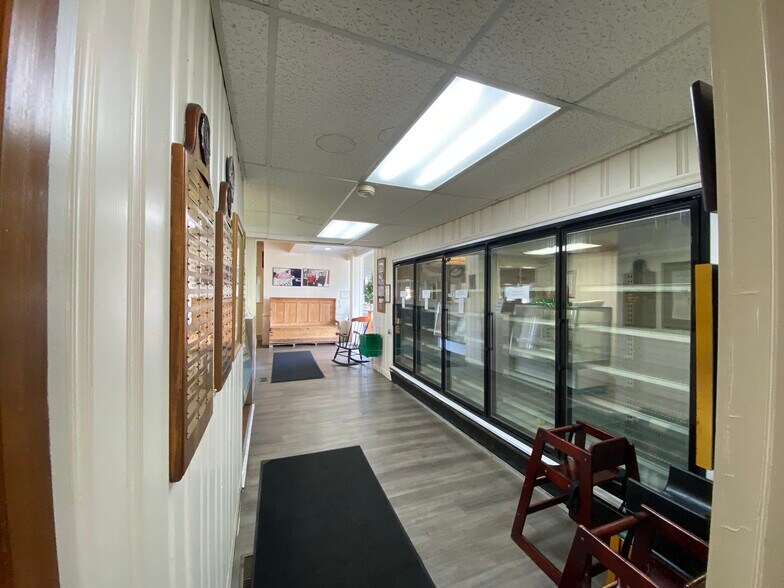 More Photos Of 74 Rowe Rd, Staunton Restaurant For Sale