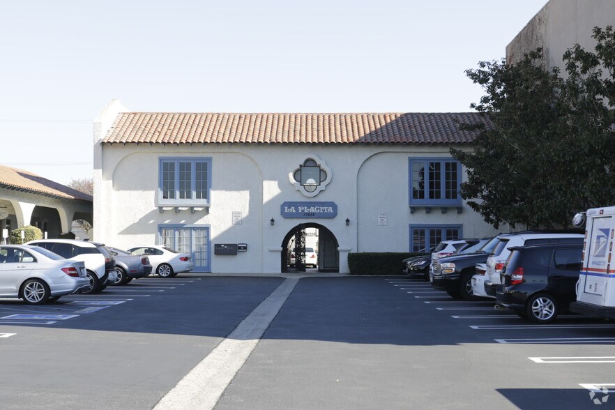 More Photos Of 17682 Beach Blvd, Huntington Beach Medical For Lease