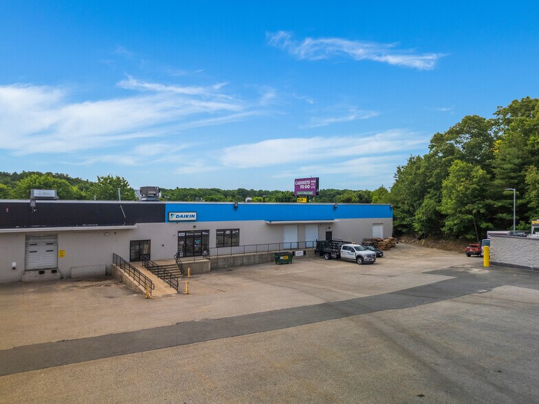 Primary Photo Of 240 Wood Rd, Braintree Showroom For Lease