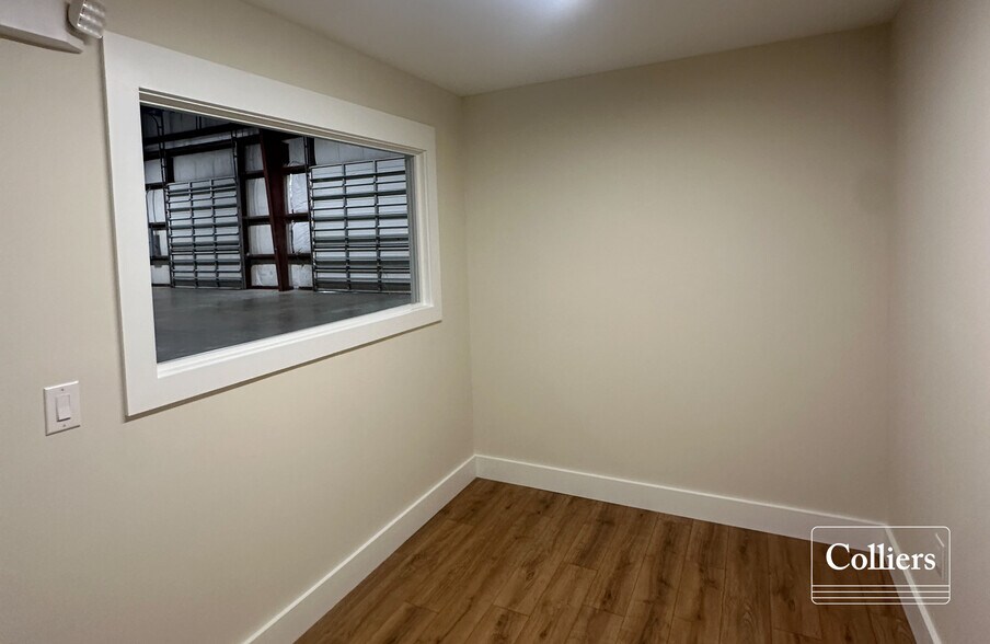 More Photos Of 5 Enterprise Ln, Hilton Head Island Warehouse For Lease