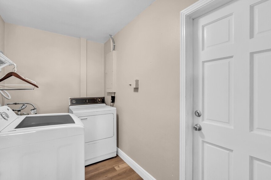 More Photos Of 800 Pasadena Ave S, South Pasadena Storefront Retail Residential For Sale