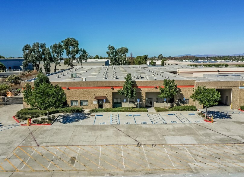 More Photos Of 929 Poinsettia Ave, Vista Unknown For Lease