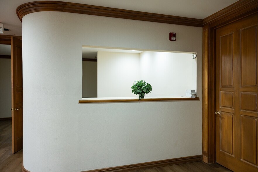 More Photos Of 10225 W Thunderbird Blvd, Sun City Medical For Lease