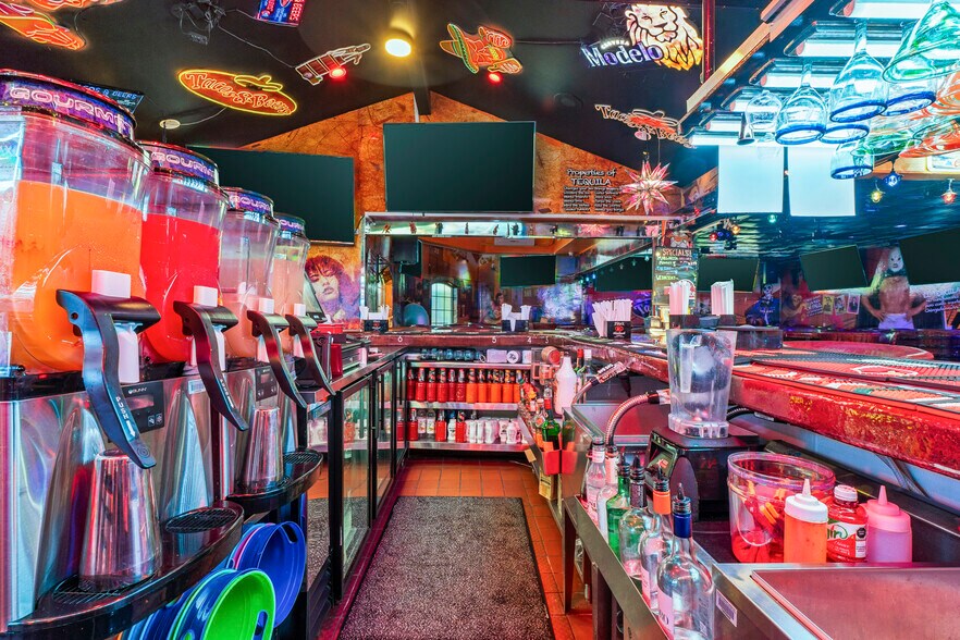 More Photos Of 1884 Arizona 95, Bullhead City General Retail For Sale