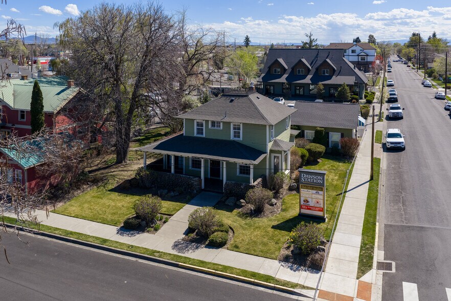 More Photos Of 636 NW Cedar Ave, Redmond Office For Lease