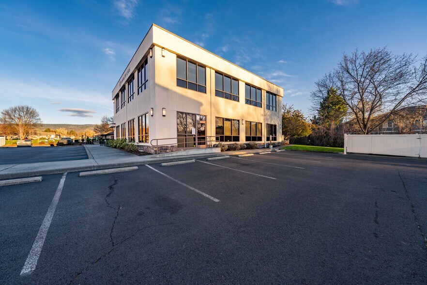 More Photos Of 3156 State St, Medford Medical For Sale
