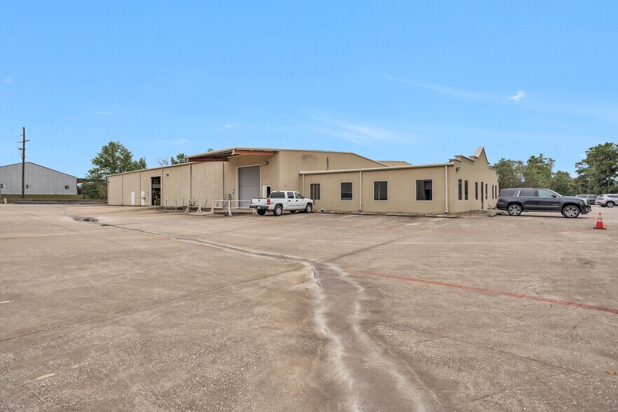 More Photos Of 1207 N Fm 3083 Rd, Conroe Distribution For Lease