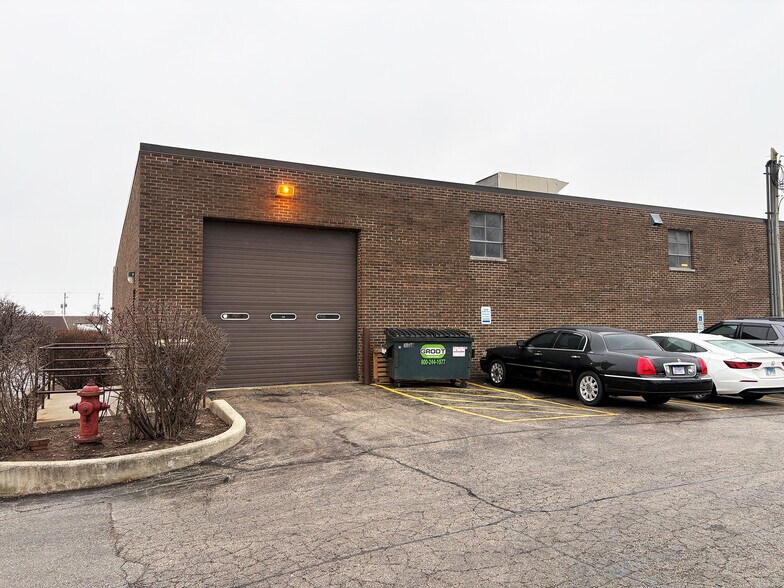More Photos Of 620-630 Estes Ave, Schaumburg Warehouse For Sale