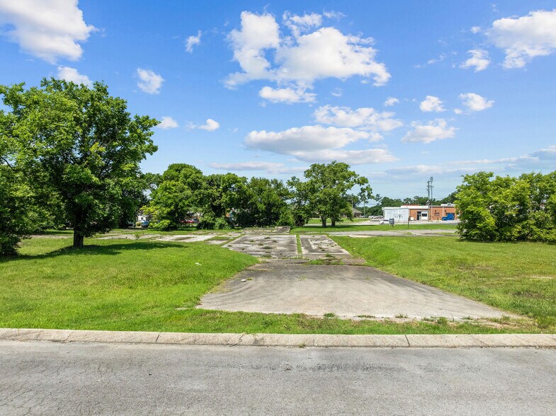 More Photos Of 215 N College St, Lebanon Land For Sale