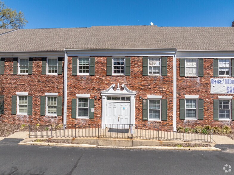 More Photos Of 168 Franklin Corner Rd, Lawrenceville Medical For Sale