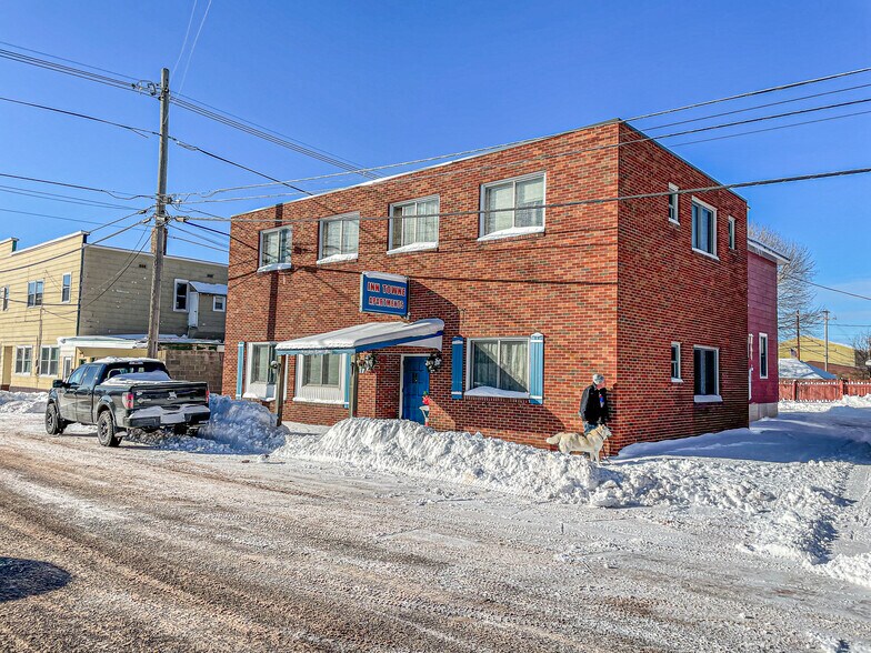 More Photos Of 314 Chippewa St, Ontonagon Hotel For Sale