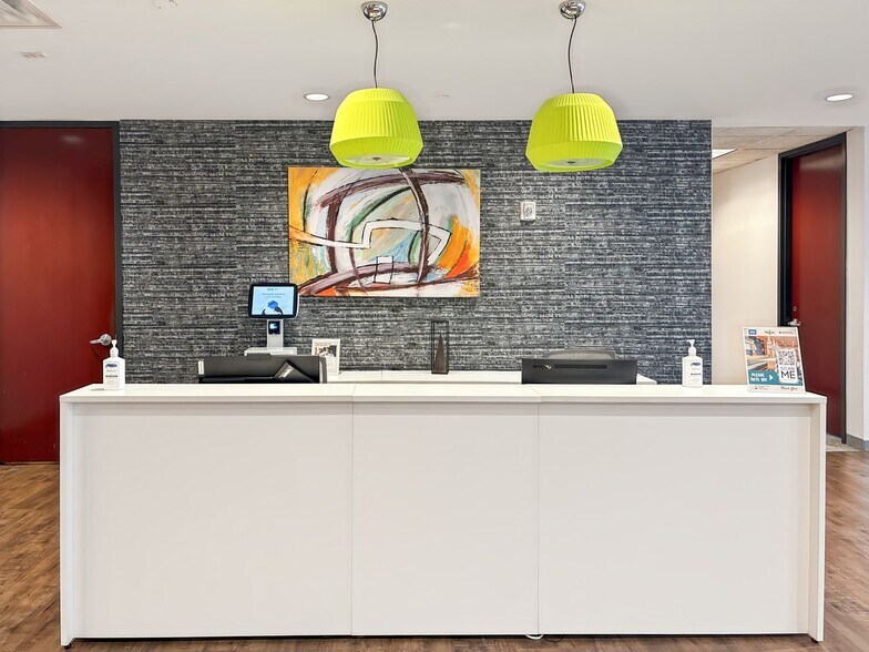 More Photos Of 400 Galleria Pky SE, Atlanta Coworking Space