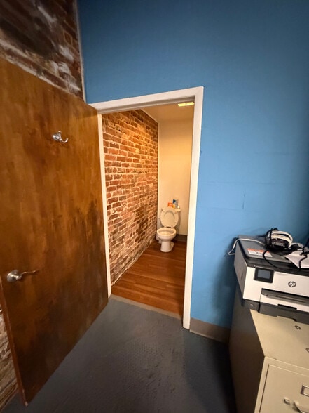 More Photos Of 157 E 8th St, Jacksonville General Retail For Sale