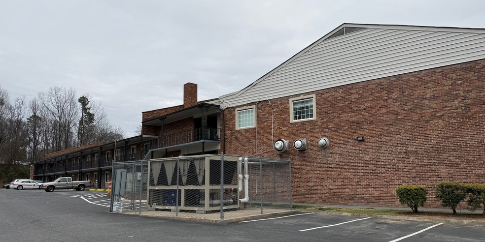 More Photos Of 3501 E Independence Blvd, Charlotte Apartments For Sale