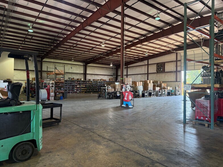 Primary Photo Of 4808 Hazel Jones Rd, Bossier City Warehouse For Lease