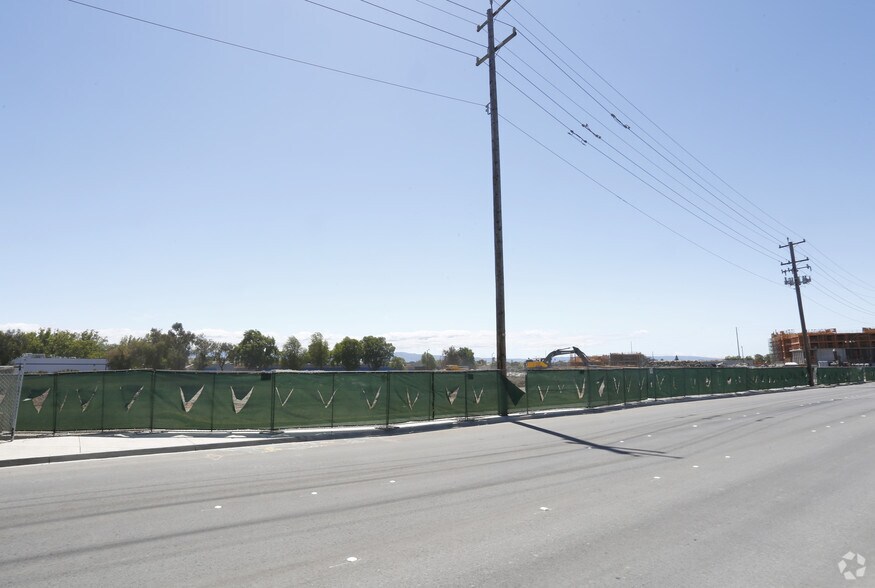 More Photos Of 730-750 E Capitol Ave, Milpitas Apartments For Lease